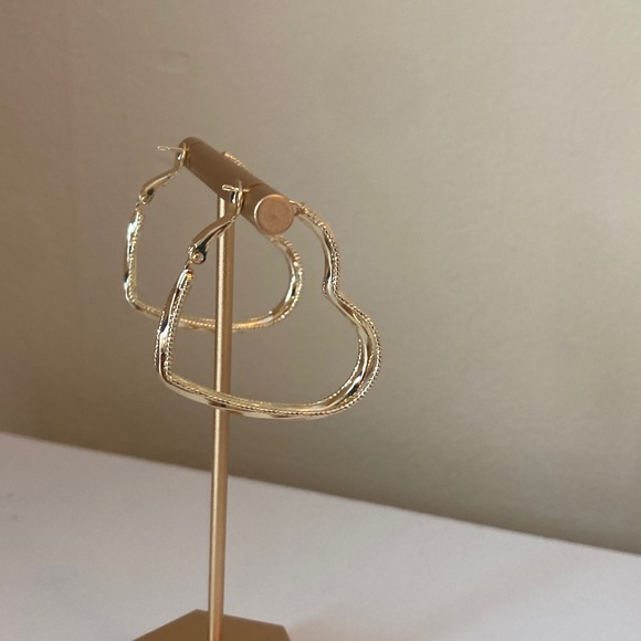 Pretty Bird Gold Heart Hoop Earrings - Picture 4 of 11